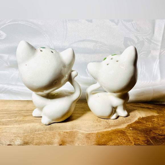 Vintage Norcrest Christmas Holiday Cats Salt & Pepper Shakers MCM 1960's era - Picture 6 of 7